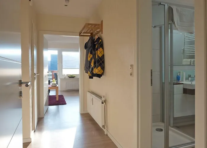 Lehnsweg 8, *